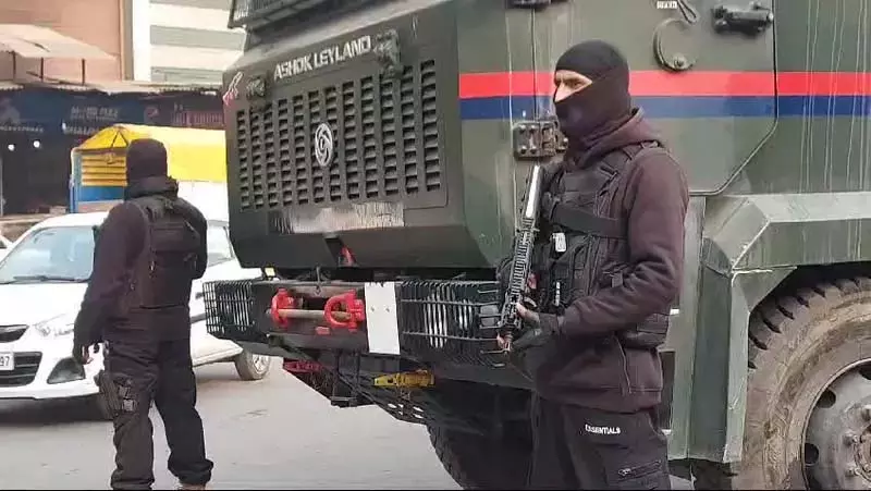 J&K के कठुआ में जारी मुठभेड़ में दो पुलिसकर्मी घायल J&K के कठुआ में जारी मुठभेड़ में दो पुलिसकर्मी घायल