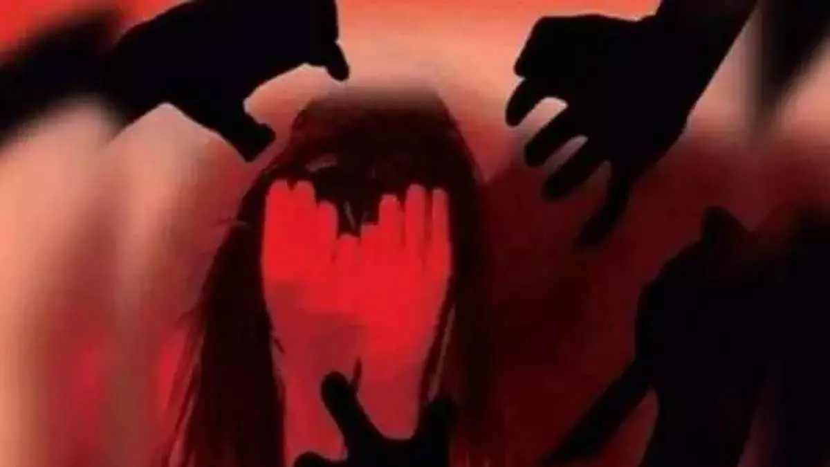 बेटी ने अपने सौतेले पिता पर यौन उत्पीड़न के बाद चाकू से हमला किया बेटी ने अपने सौतेले पिता पर यौन उत्पीड़न के बाद चाकू से हमला किया