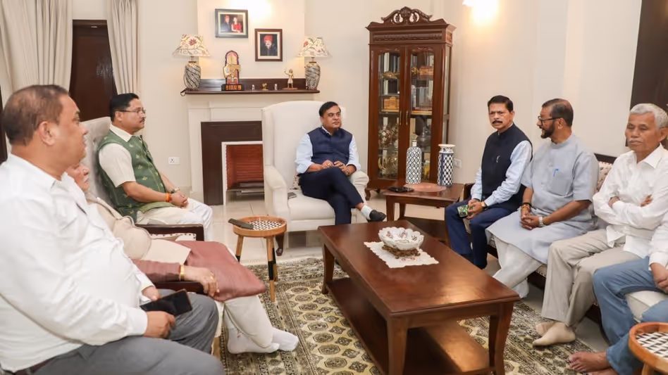 Assam के एनडीए सांसदों से मुलाकात की, राज्य के मुद्दों पर चर्चा की Assam के एनडीए सांसदों से मुलाकात की, राज्य के मुद्दों पर चर्चा की