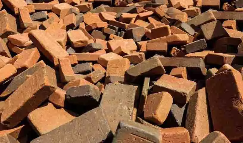 Hyderabad: पाथेरगट्टी इमारत का स्लैब गिरने से व्यापारी घायल Hyderabad: पाथेरगट्टी इमारत का स्लैब गिरने से व्यापारी घायल