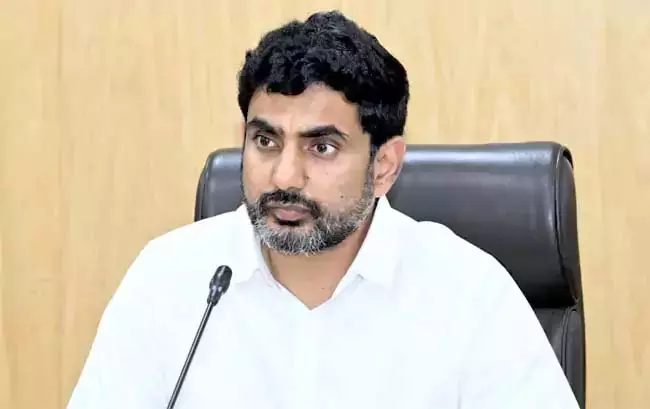 Nara Lokesh : ब्रेन डेड होने के बावजूद महिला ने किया अंगदान Nara Lokesh : ब्रेन डेड होने के बावजूद महिला ने किया अंगदान