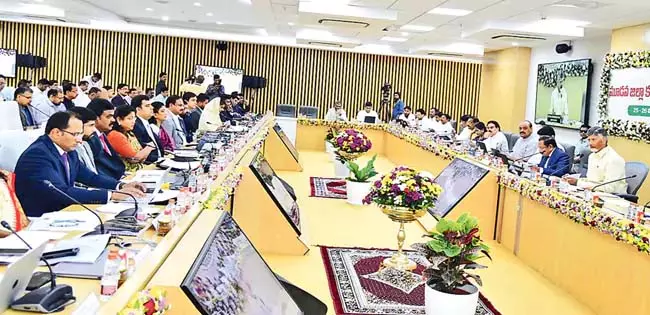 व्याख्यान नहीं, हमें रणनीति की जरूरत है : CM Chandrababu व्याख्यान नहीं, हमें रणनीति की जरूरत है : CM Chandrababu