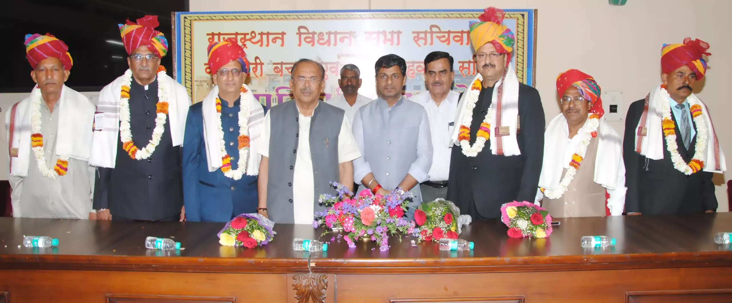 Jaipur: देवनानी ने छ: विधानसभा कर्मियों का सेवानिवृत्त होने पर किया सम्मान Jaipur: देवनानी ने छ: विधानसभा कर्मियों का सेवानिवृत्त होने पर किया सम्मान