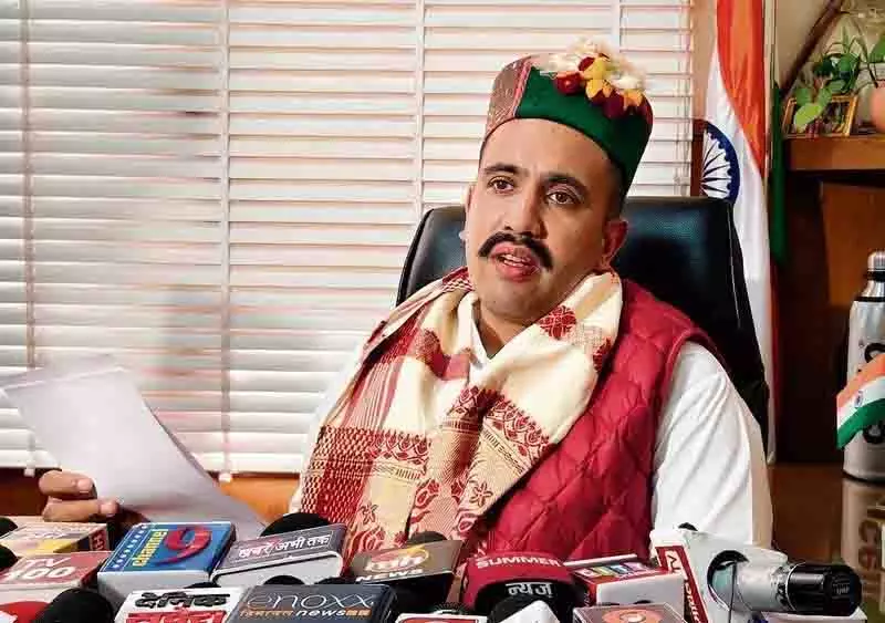 राज्य को वित्तीय संकट से उबारने के लिए हाथ मिलाएं: Minister राज्य को वित्तीय संकट से उबारने के लिए हाथ मिलाएं: Minister