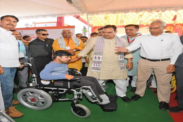 Jaipur: मुख्यमंत्री - 92 हजार से अधिक निर्माण श्रमिकों को 100 करोड़ रुपये की राशि हस्तांतरित Jaipur: मुख्यमंत्री - 92 हजार से अधिक निर्माण श्रमिकों को 100 करोड़ रुपये की राशि हस्तांतरित