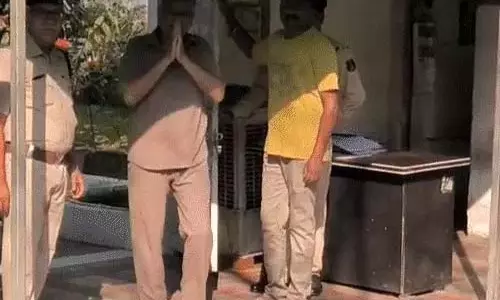 CBI ने भूपेश बघेल के घर से 3 मोबाइल जब्त किया CBI ने भूपेश बघेल के घर से 3 मोबाइल जब्त किया