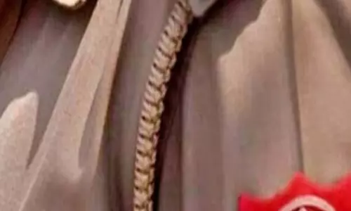 सब-इंस्पेक्टर ने पत्नी को दी शूट करने की धमकी, मांग रहा दहेज