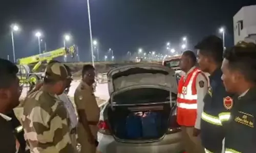 कार में घूम-घूम कर डीजल चोरी, हाईवे में पुलिस ने पकड़ा कार में घूम-घूम कर डीजल चोरी, हाईवे में पुलिस ने पकड़ा