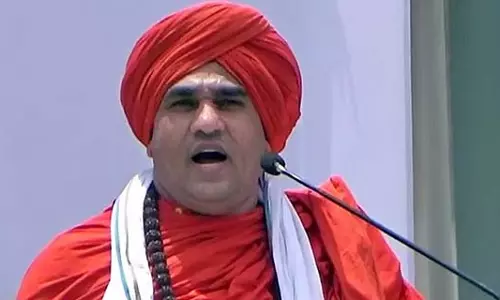 सभी लिंगायत विधायकों को भाजपा छोड़ देनी चाहिए; Jayamrityunjaya Swamiji