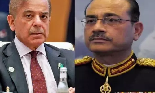 Pakistan : बगावत की सुगबुगाहट, सैन्य प्रमुख ने की इस्तीफे की मांग Pakistan : बगावत की सुगबुगाहट, सैन्य प्रमुख ने की इस्तीफे की मांग