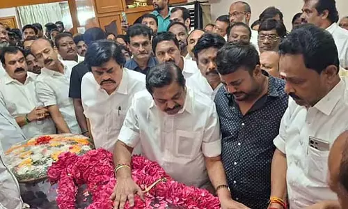 EPS ने करुप्पासामी पांडियन को दी श्रद्धांजलि! EPS ने करुप्पासामी पांडियन को दी श्रद्धांजलि!