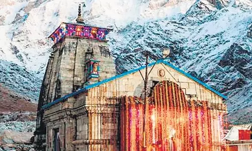 चार धाम: ‘बेहतर भीड़ प्रबंधन’ के लिए पहले महीने में वीआईपी दर्शन नहीं चार धाम: ‘बेहतर भीड़ प्रबंधन’ के लिए पहले महीने में वीआईपी दर्शन नहीं