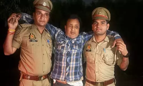 ज्वेलर्स दुकान में चोरी, कुख्यात चोर का एनकाउंटर