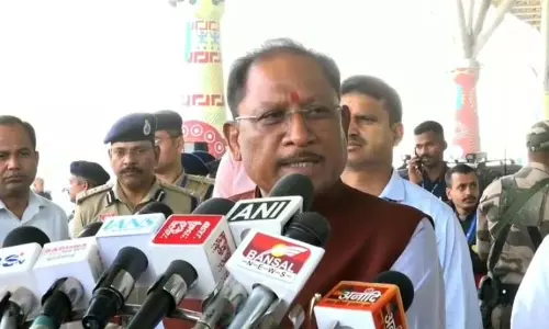 बेंगलुरु से लौटे CM विष्णुदेव साय, रायपुर रेलवे स्टेशन में मुख्यमंत्री तीर्थ दर्शन योजना का किया शुभारंभ बेंगलुरु से लौटे CM विष्णुदेव साय, रायपुर रेलवे स्टेशन में मुख्यमंत्री तीर्थ दर्शन योजना का किया शुभारंभ