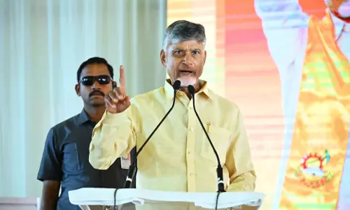 जिलों में पर्यटन परियोजनाओं पर ध्यान दें: Andhra के सीएम ने कलेक्टरों से कहा जिलों में पर्यटन परियोजनाओं पर ध्यान दें: Andhra के सीएम ने कलेक्टरों से कहा
