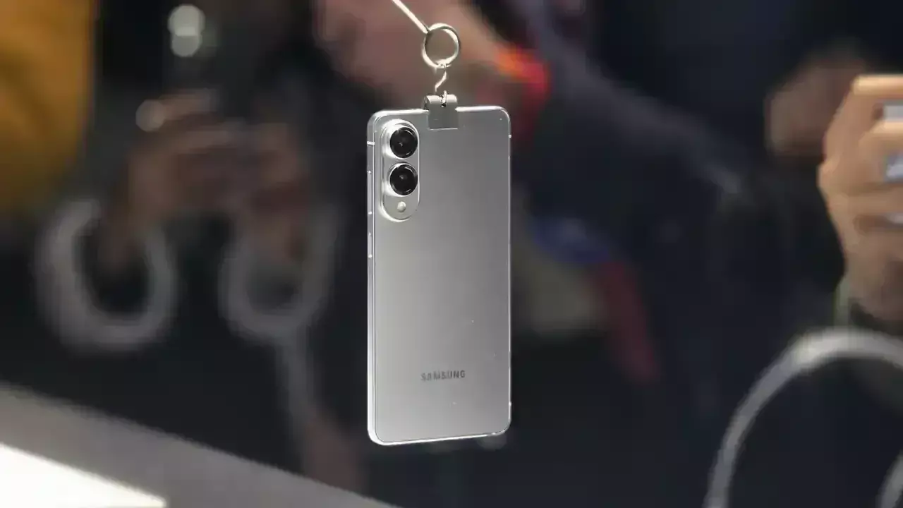अप्रैल में लॉन्च होंगे 30 हजार तक के बजट में ये धांसू Smartphone