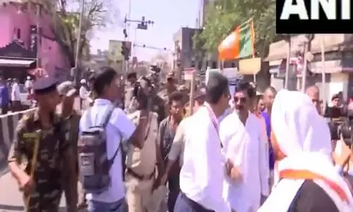 Anil Tiger की हत्या के विरोध में प्रदर्शन कर रहे भाजपा नेताओं को पुलिस ने हिरासत में लिया