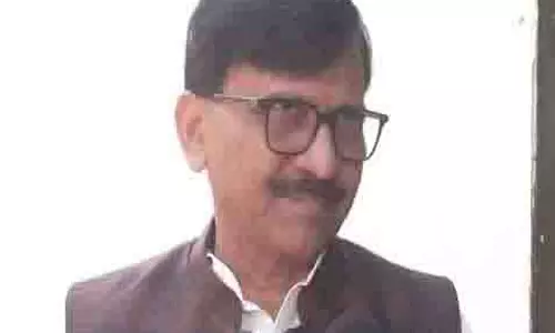 संजय राउत ने राहुल गांधी के संसद में भाषण प्रतिबंध को लेकर लोकसभा अध्यक्ष की आलोचना की संजय राउत ने राहुल गांधी के संसद में भाषण प्रतिबंध को लेकर लोकसभा अध्यक्ष की आलोचना की