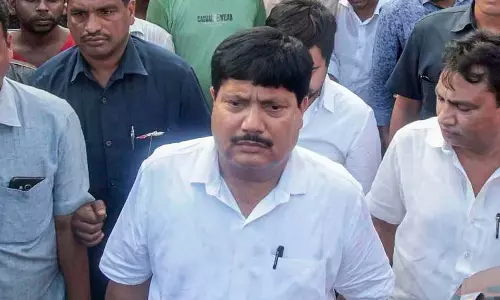 Bengal: भाजपा नेता अर्जुन सिंह के घर के बाहर बम फेंका गया, गोलीबारी जारी