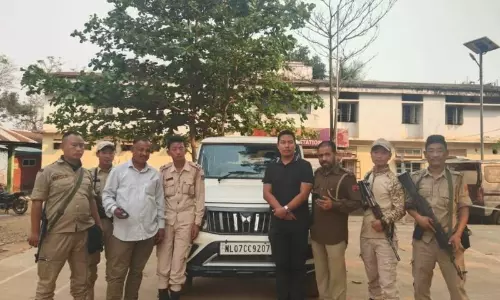 Manipur पुलिस ने सीमा पार से वाहन चोर गिरोह का पर्दाफाश, चोरी का वाहन बरामद Manipur पुलिस ने सीमा पार से वाहन चोर गिरोह का पर्दाफाश, चोरी का वाहन बरामद
