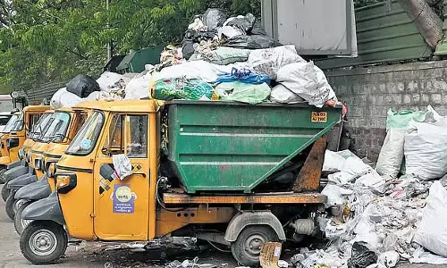 BSWML कर्मचारी हड़ताल पर: 5,300 ऑटो टिपर, 700 कचरा ट्रक रुके