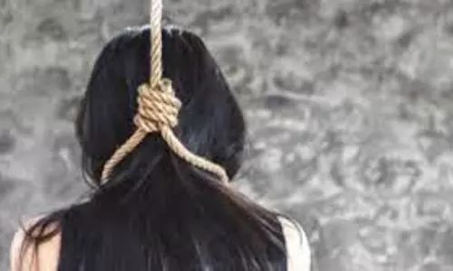 Jamshedpur: घर से लापता युवती का शव जंगल में फंदे से लटका मिला