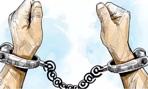 Odisha: चेन छीनने वाले महिला गिरोह की छह सदस्य गिरफ्तार Odisha: चेन छीनने वाले महिला गिरोह की छह सदस्य गिरफ्तार
