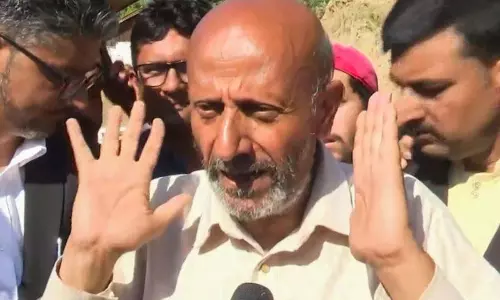 Jammu: संसद सत्र में भाग लेने के लिए राशिद को अंतरिम जमानत मिली Jammu: संसद सत्र में भाग लेने के लिए राशिद को अंतरिम जमानत मिली