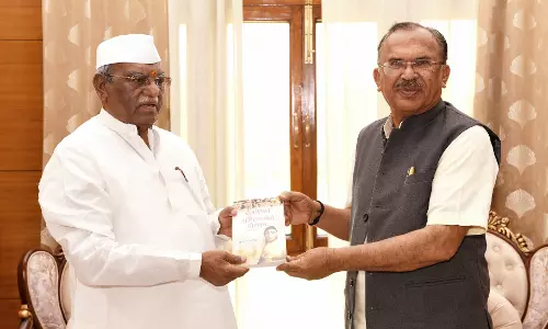 Jaipur: राज्यपाल से विधानसभा अध्यक्ष ने शिष्टाचार मुलाकात की Jaipur: राज्यपाल से विधानसभा अध्यक्ष ने शिष्टाचार मुलाकात की