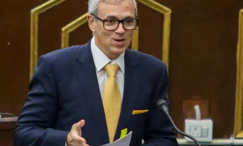 महिला अधिकार कार्यकर्ताओं ने CM Abdullah से महिलाओं के लिए विशेष प्रकोष्ठों की सुरक्षा का आग्रह किया