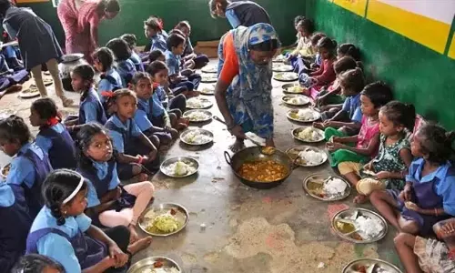 सरकार ने स्कूल लंच रसोइयों के वेतन के लिए 14.29 करोड़ रुपये आवंटित किए