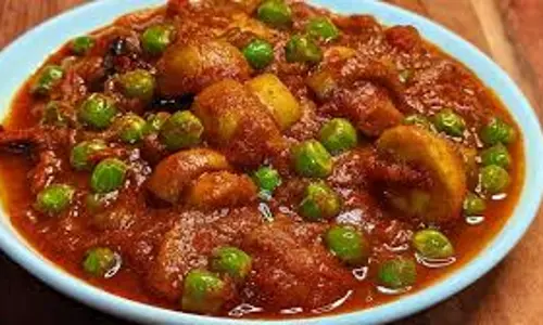 Matar Mushroom Masala आसान रेसिपी