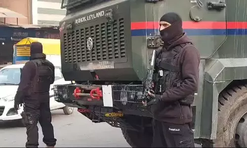 J&K के कठुआ में जारी मुठभेड़ में दो पुलिसकर्मी घायल