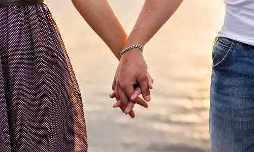 Relationship : रिलेशनशिप में जल्दबाजी से बचने के 8 महत्वपूर्ण तरीके