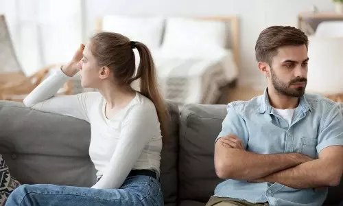 Relationship : कपल्स में कम्युनिकेशन गैप: क्या है असली वजह? Relationship : कपल्स में कम्युनिकेशन गैप: क्या है असली वजह?