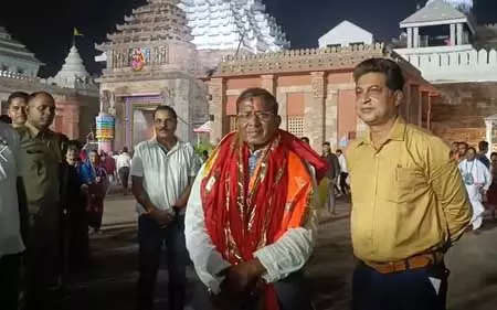 असम के राज्यपाल ने पुरी में जगन्नाथ मंदिर का किया दौरा, देश की सांस्कृतिक धरोहर की सराहना की असम के राज्यपाल ने पुरी में जगन्नाथ मंदिर का किया दौरा, देश की सांस्कृतिक धरोहर की सराहना की