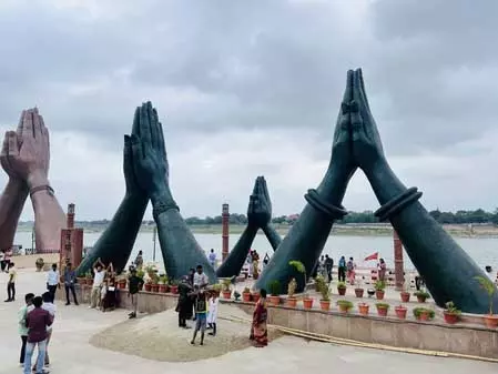 काशी के घाटों पर इवेंट के लिए देनी होगी फीस, नगर निगम ने जारी किए नए नियम काशी के घाटों पर इवेंट के लिए देनी होगी फीस, नगर निगम ने जारी किए नए नियम