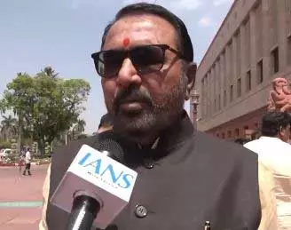 कुणाल कामरा पुलिस के डर से भाग रहा है : प्रतापराव जाधव कुणाल कामरा पुलिस के डर से भाग रहा है : प्रतापराव जाधव