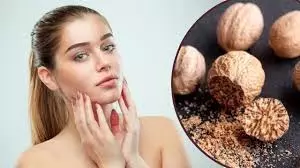 Beauty Tips: गोरेपन और ग्लोइंग स्किन के लिए चेहरे पर लगाएं जायफल Beauty Tips: गोरेपन और ग्लोइंग स्किन के लिए चेहरे पर लगाएं जायफल