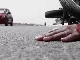 Mirzapur: ट्रैक्टर से टक्कर में बाइक सवार की मौत हुई Mirzapur: ट्रैक्टर से टक्कर में बाइक सवार की मौत हुई