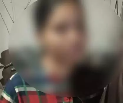 पंडरी-खमतराई रोड में युवती के साथ अश्लील हरकत, 3 युवकों ने रॉड से भी किया हमला पंडरी-खमतराई रोड में युवती के साथ अश्लील हरकत, 3 युवकों ने रॉड से भी किया हमला