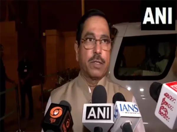 कर्नाटक कांग्रेस सरकार में दूध, पेट्रोल की कीमतें लगातार बढ़ रही: Prahlad Joshi कर्नाटक कांग्रेस सरकार में दूध, पेट्रोल की कीमतें लगातार बढ़ रही: Prahlad Joshi