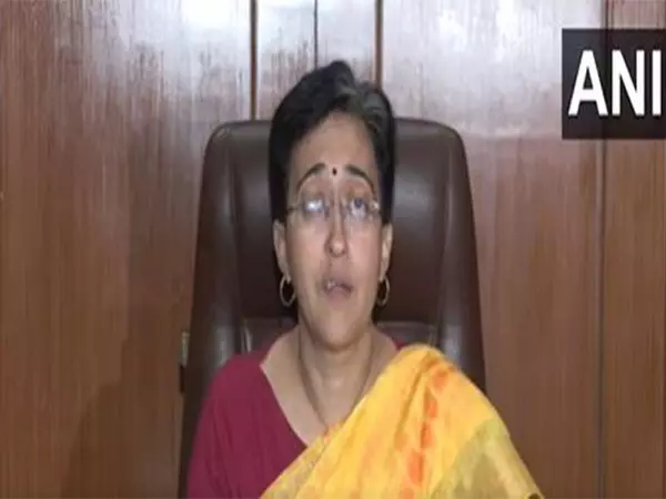LOP आतिशी ने आर्थिक सर्वेक्षण पेश न करने पर दिल्ली सरकार की आलोचना की LOP आतिशी ने आर्थिक सर्वेक्षण पेश न करने पर दिल्ली सरकार की आलोचना की