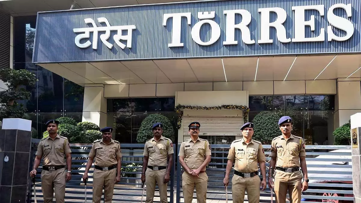 Maharashtra : व्हिसल-ब्लोअर अकाउंटेंट ने यूक्रेनी नागरिकों से जुड़े धोखाधड़ी का पर्दाफाश किया Maharashtra : व्हिसल-ब्लोअर अकाउंटेंट ने यूक्रेनी नागरिकों से जुड़े धोखाधड़ी का पर्दाफाश किया
