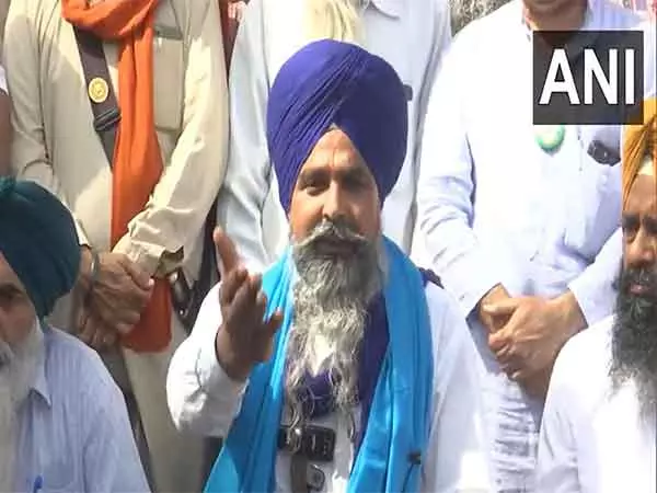 हमारा आंदोलन जारी रहेगा: जेल से रिहा होने के बाद किसान नेता Sarwan Singh Pandher हमारा आंदोलन जारी रहेगा: जेल से रिहा होने के बाद किसान नेता Sarwan Singh Pandher