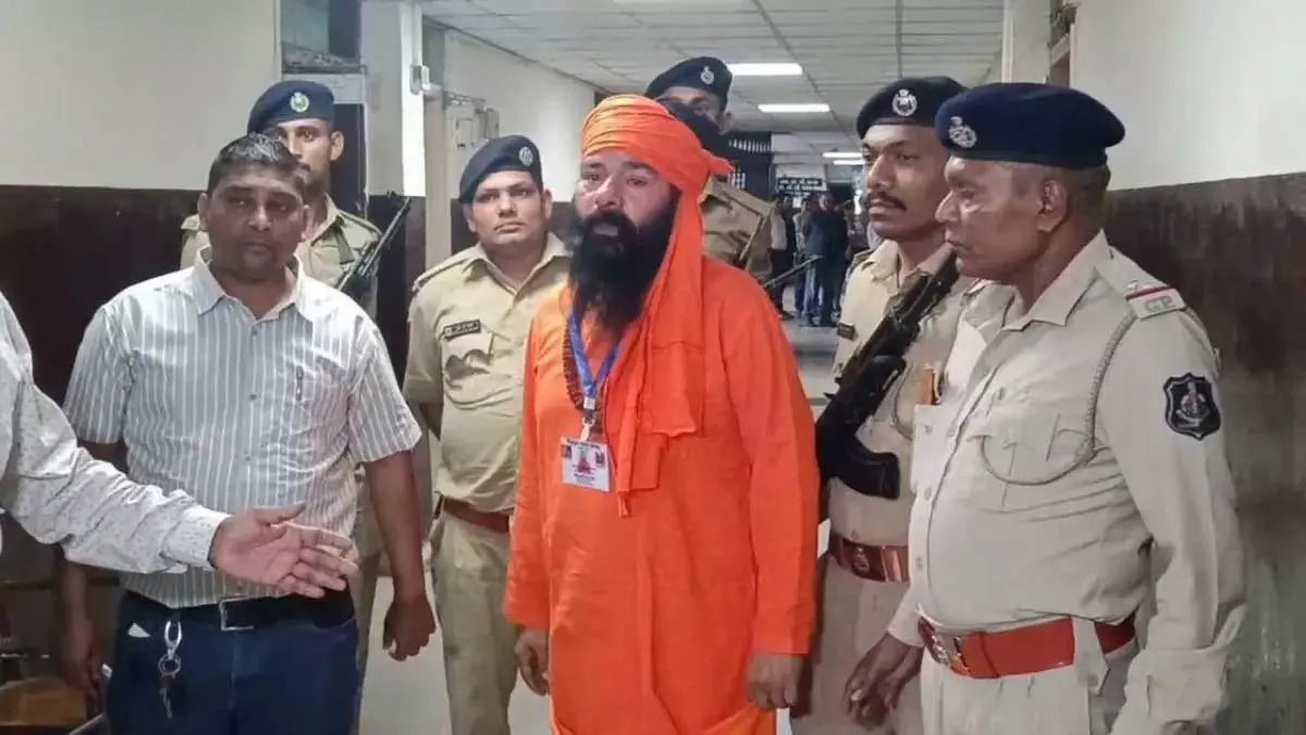 कानून के शिकंजे में अंडरवर्ल्ड डॉन, सलाखों के पीछे पहुंचा, जानिए क्राइम कुंडली कानून के शिकंजे में अंडरवर्ल्ड डॉन, सलाखों के पीछे पहुंचा, जानिए क्राइम कुंडली