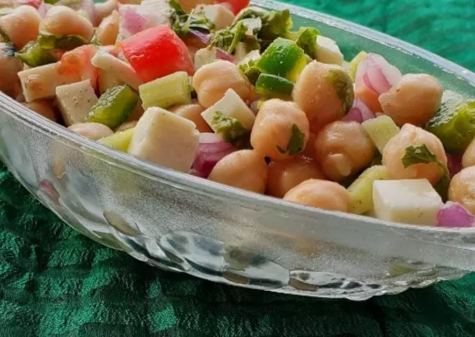 Protein से भरपूर पनीर और चने का सलाद, नोट करें रेसिपी Protein से भरपूर पनीर और चने का सलाद, नोट करें रेसिपी