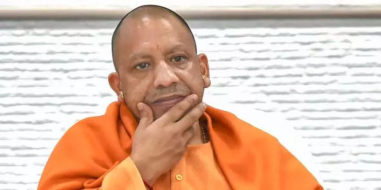 नेटिज़न्स ने मुख्यमंत्री योगी के सुशासन की आलोचना की नेटिज़न्स ने मुख्यमंत्री योगी के सुशासन की आलोचना की
