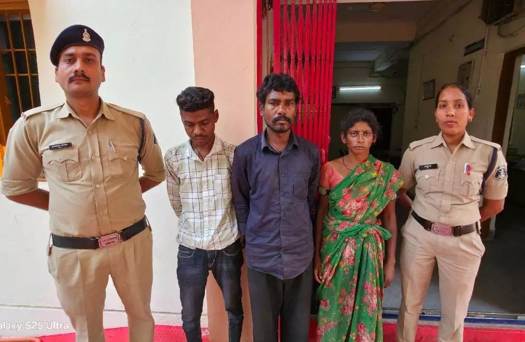 500 ग्राम गांजा के साथ तीन पकड़ाए, कोतवाली पुलिस को मिली सफलता 500 ग्राम गांजा के साथ तीन पकड़ाए, कोतवाली पुलिस को मिली सफलता