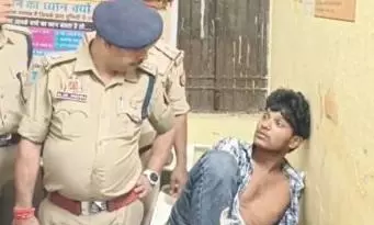 Auraiya: दिलीप हत्याकांड में फरार दो बदमाशों की पुलिस से मुठभेड़ में पैर में लगी गोली Auraiya: दिलीप हत्याकांड में फरार दो बदमाशों की पुलिस से मुठभेड़ में पैर में लगी गोली